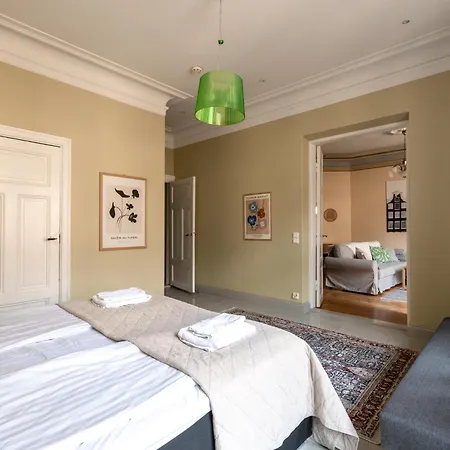 Apartment 2ndhomes Luxurious 127 M2 3br Top Floor In Historically Valuable Building In City Center *