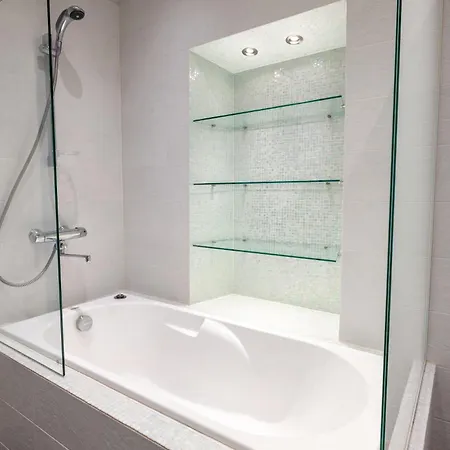 2ndhomes Luxurious 127 M2 3br Top Floor In Historically Valuable Building In City Center *