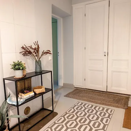 Apartment 2ndhomes Luxurious 127 M2 3br Top Floor In Historically Valuable Building In City Center