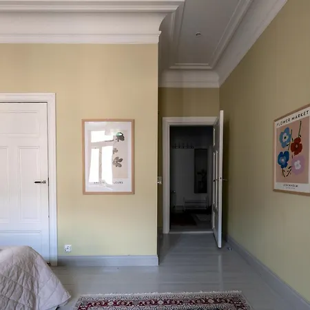 公寓 2ndhomes Luxurious 127 M2 3br Top Floor In Historically Valuable Building In City Center 赫尔辛基