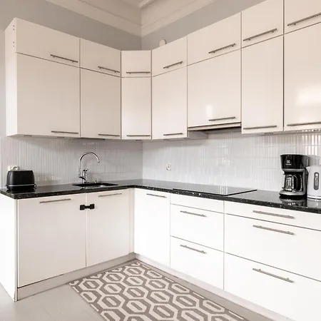 2ndhomes Luxurious 127 M2 3br Top Floor In Historically Valuable Building In City Center 赫尔辛基