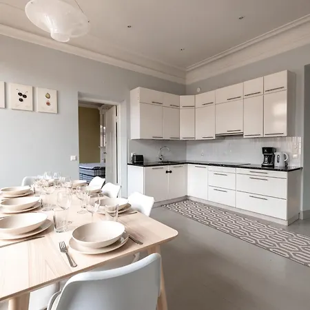 2ndhomes Luxurious 127 M2 3br Top Floor In Historically Valuable Building In City Center 公寓